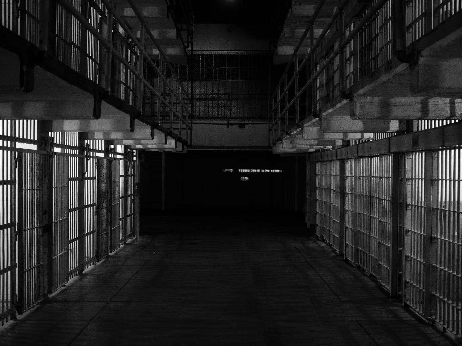 ¿La revocación de la suspensión de pena se produce con la comisión de un nuevo delito o con la sentencia?